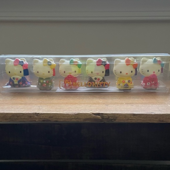 “Hello Kitty” 6 Piece Kimono Figures - Picture 1 of 7